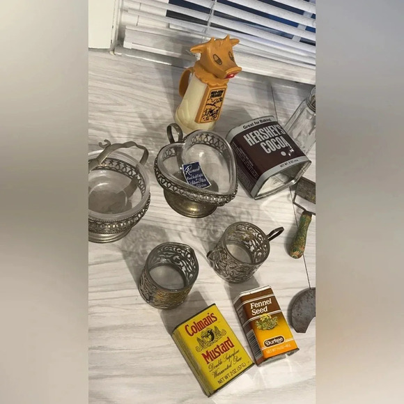 28pc Lrg Lot Vintage/Antique 10lb Kitchen Beaters,Tins,Utensils,Crock Farmhouse - Picture 8 of 17